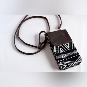 THIRTYONE Thirty One Call Me Crossbody Purse Rio Weave Open Package